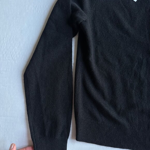 NWT Theory 100% Soft Cashmere Cardigan Black - Size Medium - Picture 6 of 10